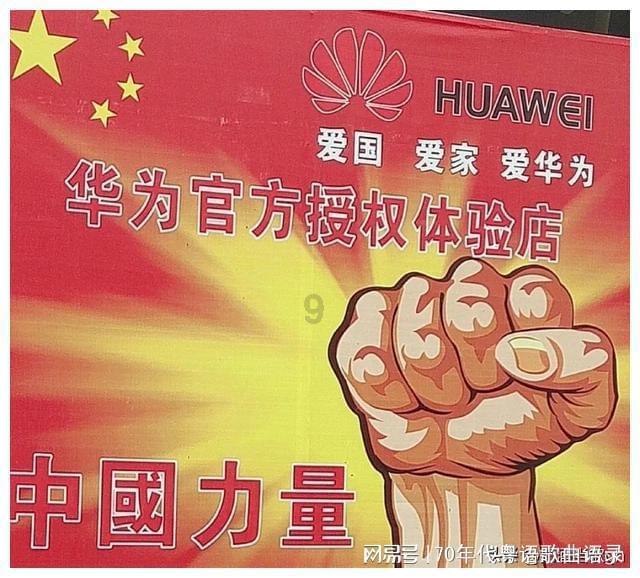 男孩吃鸡腿