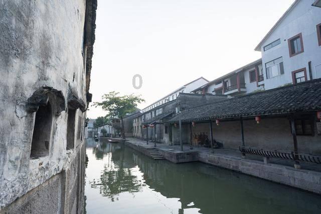 于海田春节前走访慰问时强调:真正把党和政府的温暖送到千家万户